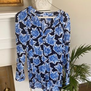 Size M Crown and Ivy top